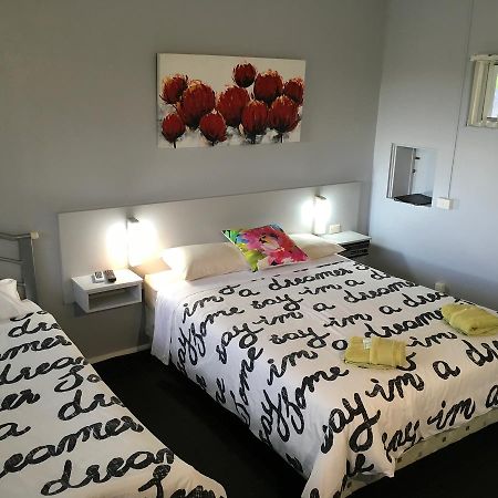 Tyndale Plantation Retro Motel מראה חיצוני תמונה