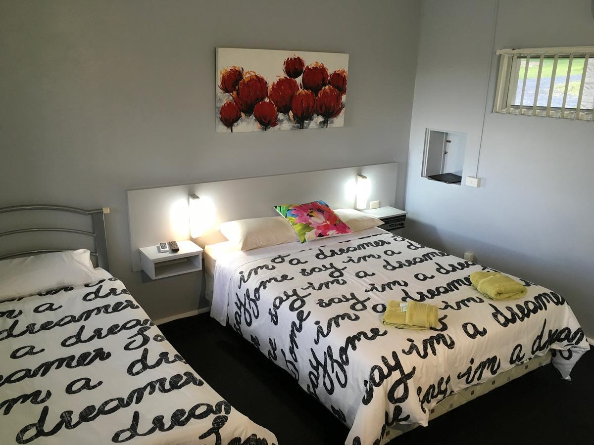 Tyndale Plantation Retro Motel מראה חיצוני תמונה