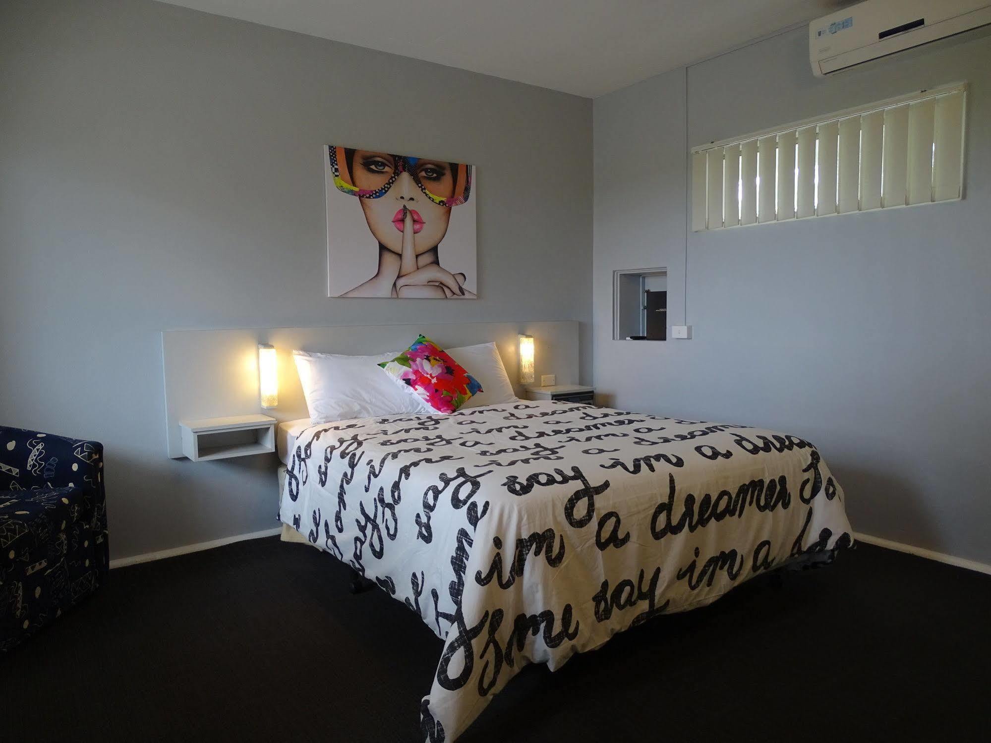 Tyndale Plantation Retro Motel מראה חיצוני תמונה